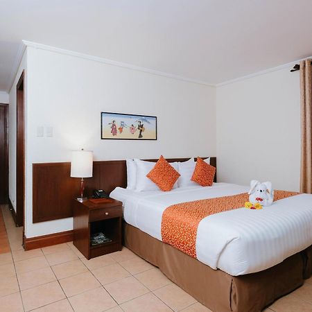 The Suites At Mount Malarayat Lipa City Exterior photo