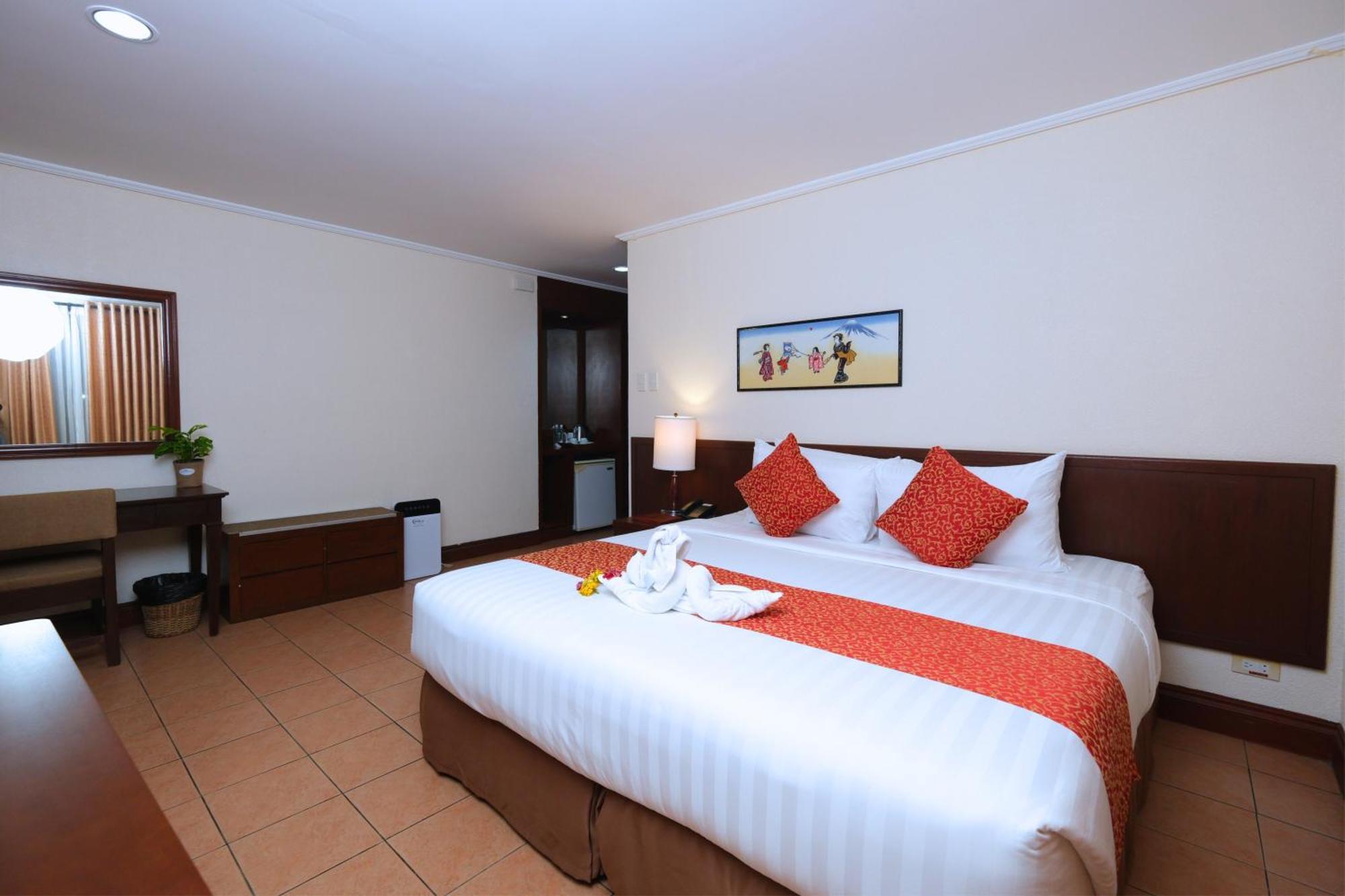 The Suites At Mount Malarayat Lipa City Exterior photo