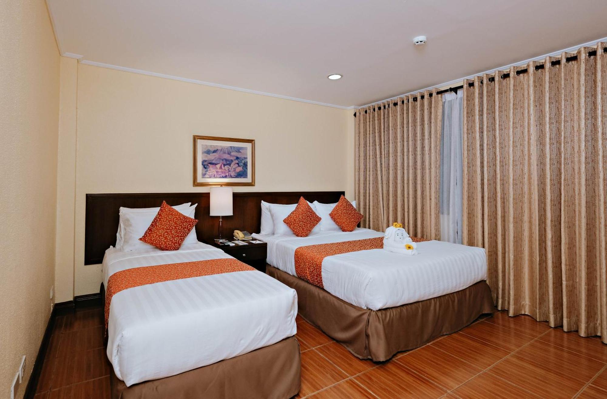 The Suites At Mount Malarayat Lipa City Exterior photo