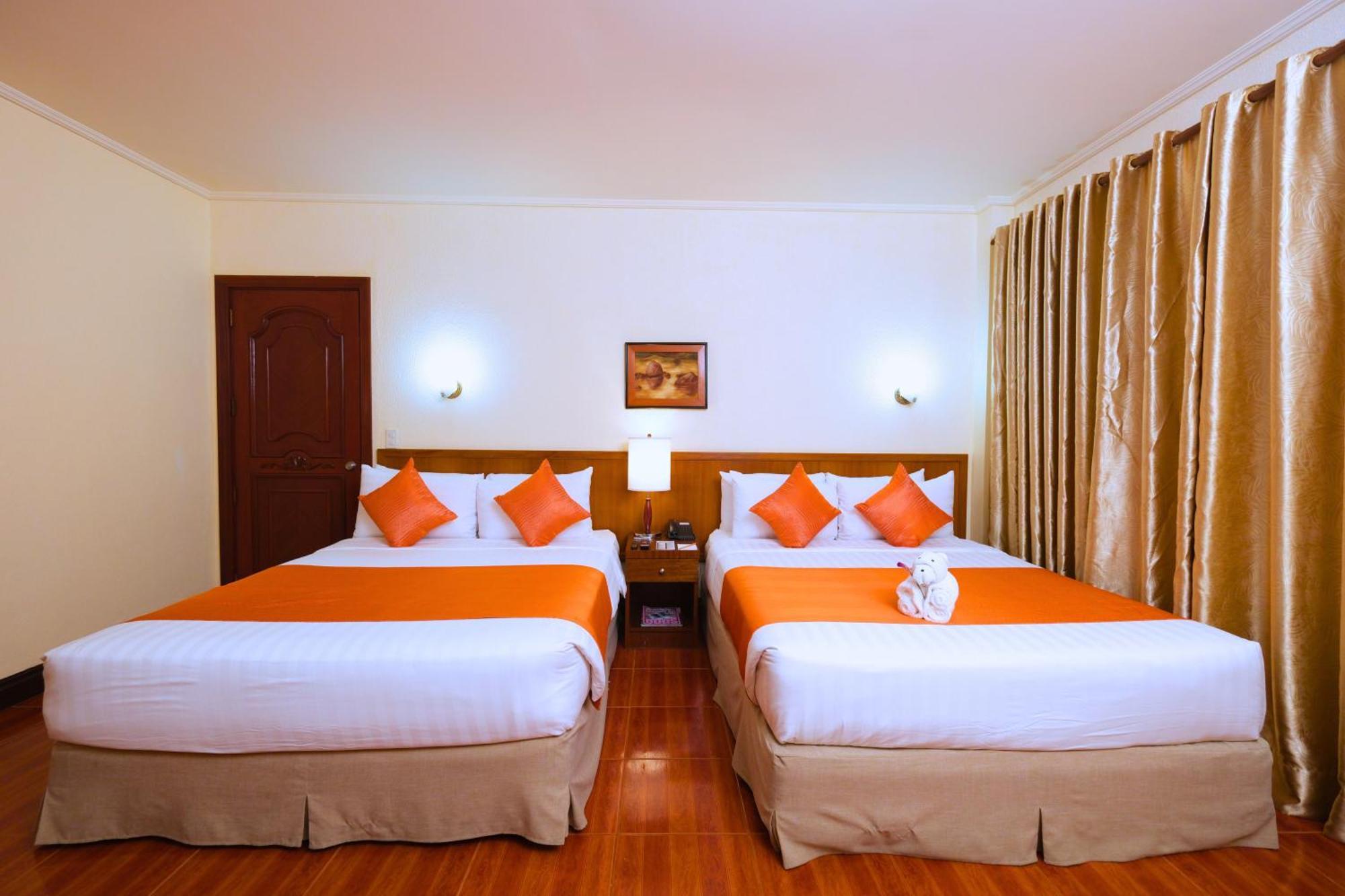 The Suites At Mount Malarayat Lipa City Exterior photo