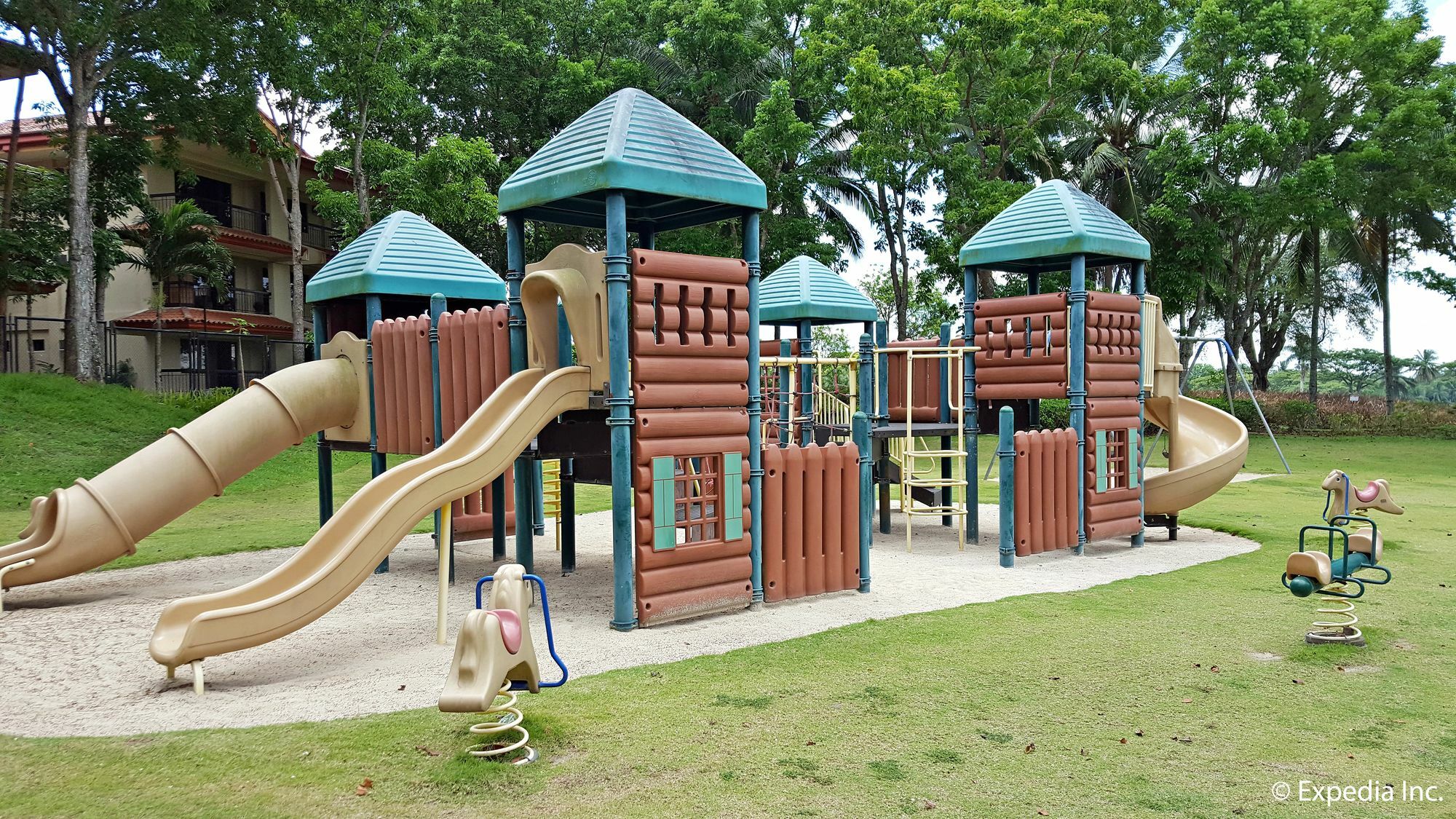 The Suites At Mount Malarayat Lipa City Exterior photo